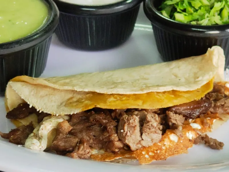 Taco de Bistec Con Queso — Los Tocayos