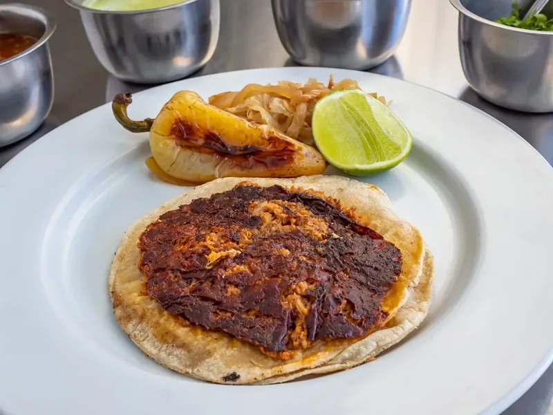 Taco de Barbacoa Planchado — Los Tocayos